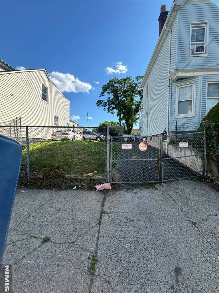 Newark, NJ 07104,54 Winthrop ST