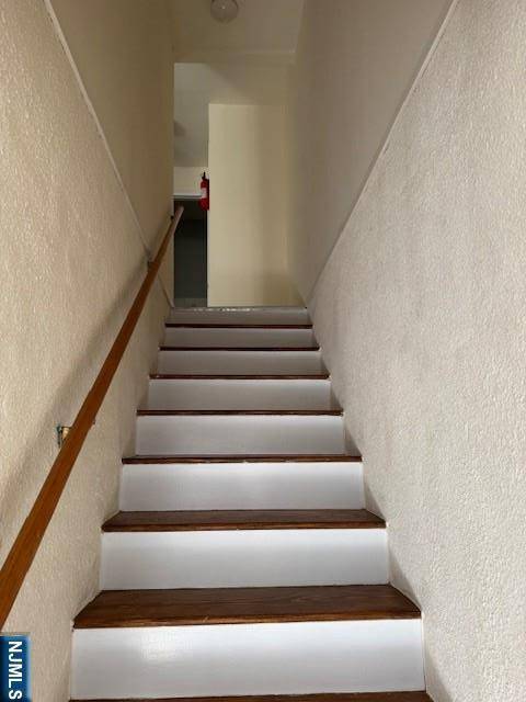 Paterson, NJ 07502,293 Paterson AVE #5