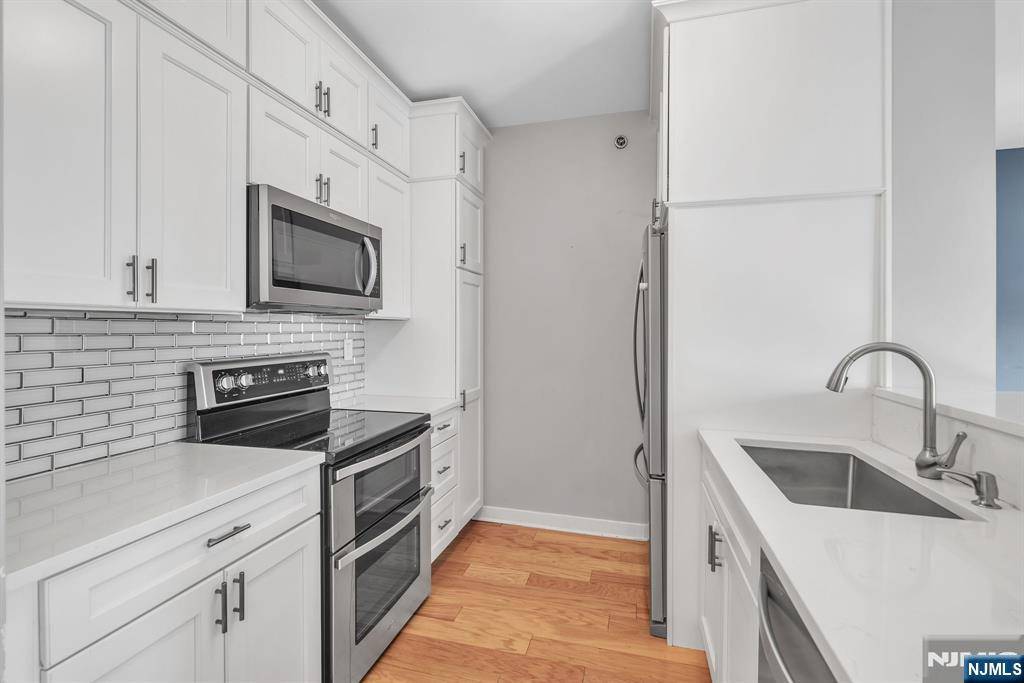 West New York, NJ 07093,24 Ave At Port Imperial #x419