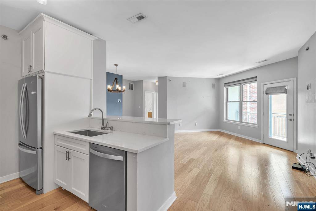 West New York, NJ 07093,24 Ave At Port Imperial #x419