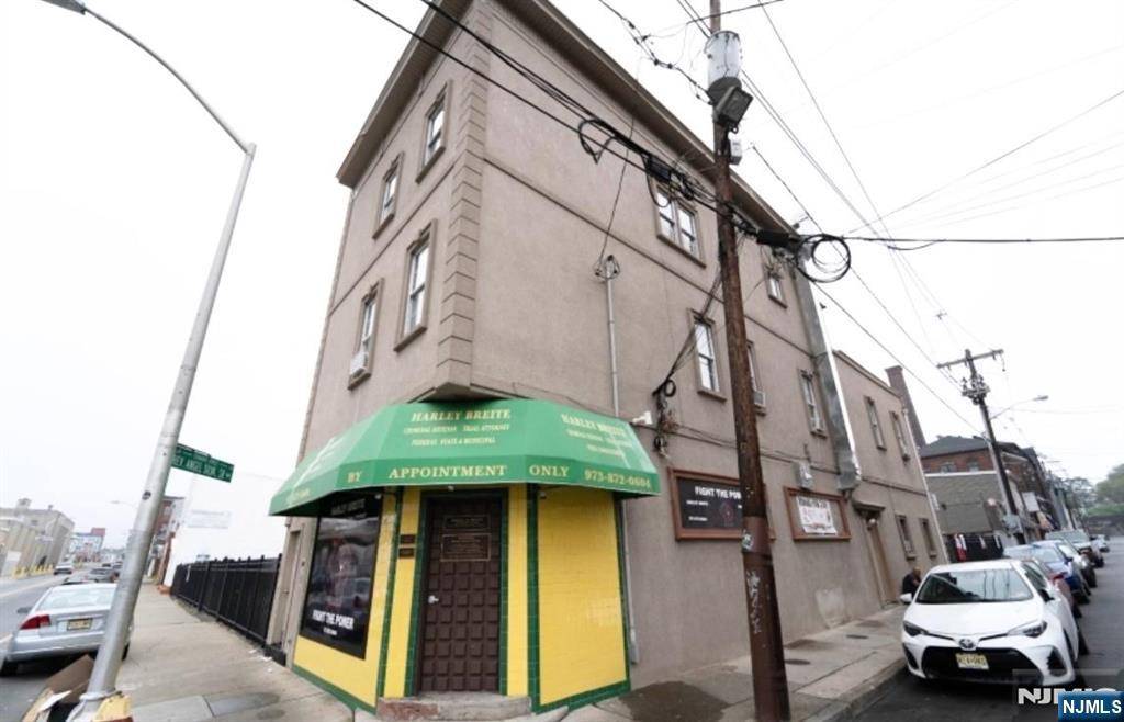 Paterson, NJ 07501,331 Straight ST
