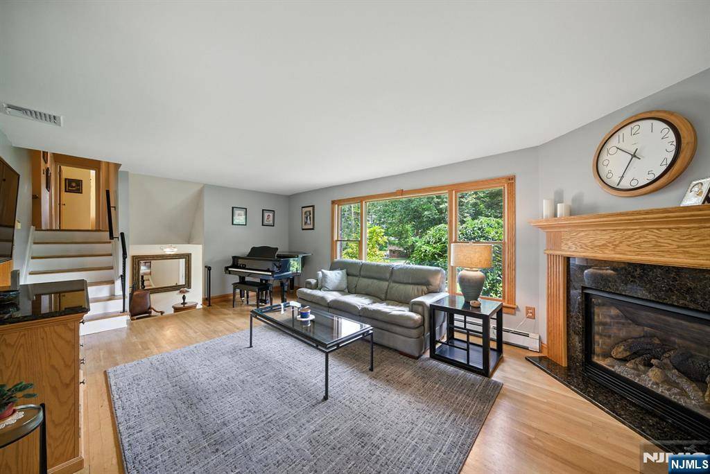 Denville Township, NJ 07834,5 Van Dorn PL