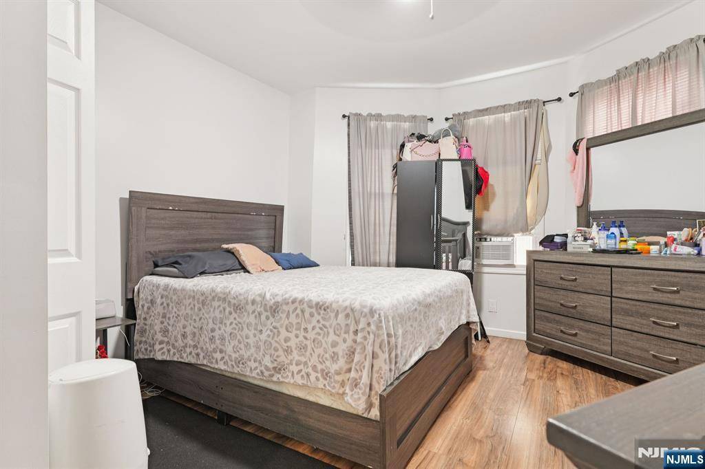 Newark, NJ 07103,750 S 17th ST