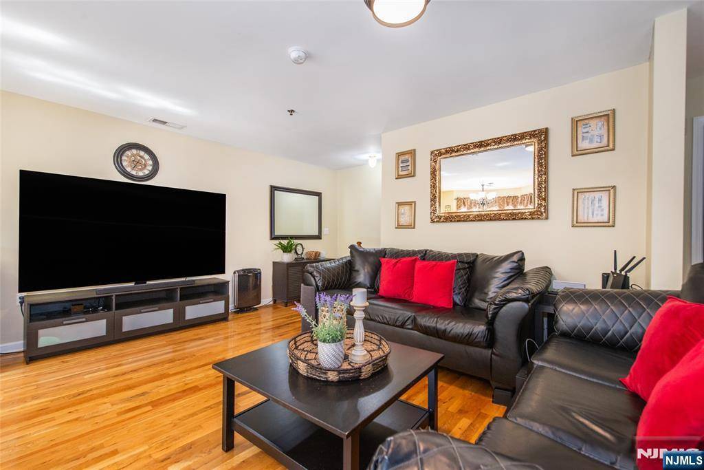 Pompton Lakes, NJ 07442,30 Federal Hill RD #15
