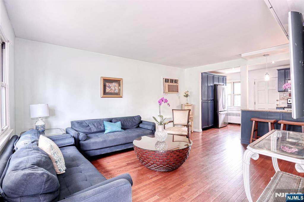 Fair Lawn, NJ 07410,31-07 Morlot AVE