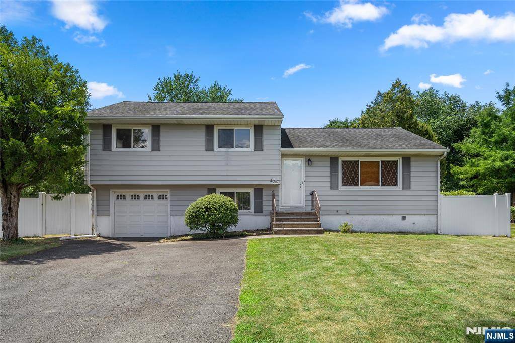 Wayne, NJ 07470,267 Church LN