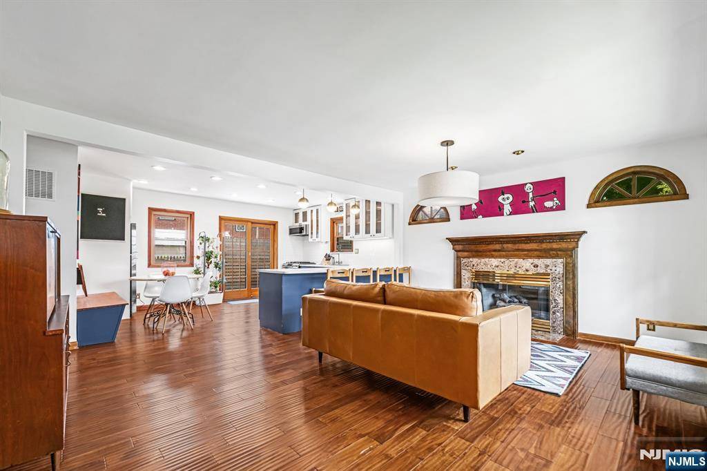 Secaucus, NJ 07094,4 Gail PL
