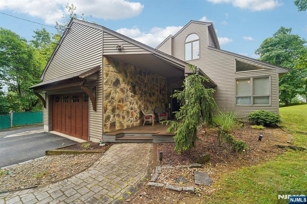 Wayne, NJ 07470,60 Toms Lake RD