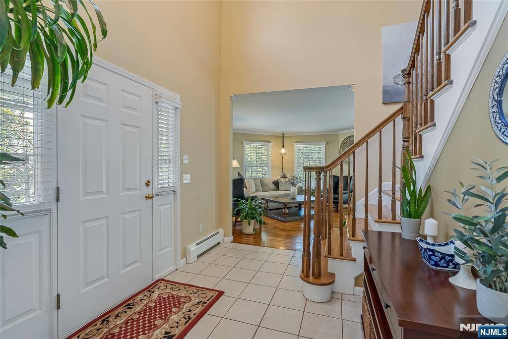 Hillsdale, NJ 07642,171 Oakland ST