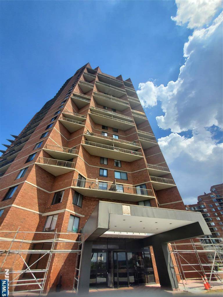 Secaucus, NJ 07094,240 Harmon Cove Tower