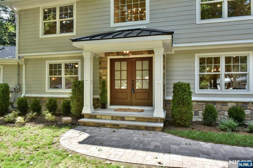 Wyckoff, NJ 07481,20 Van Schaik LN