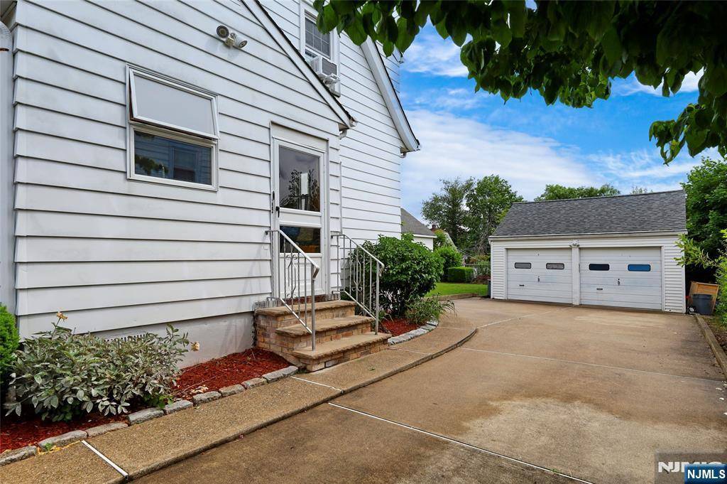 Garfield, NJ 07026,168 Chestnut ST