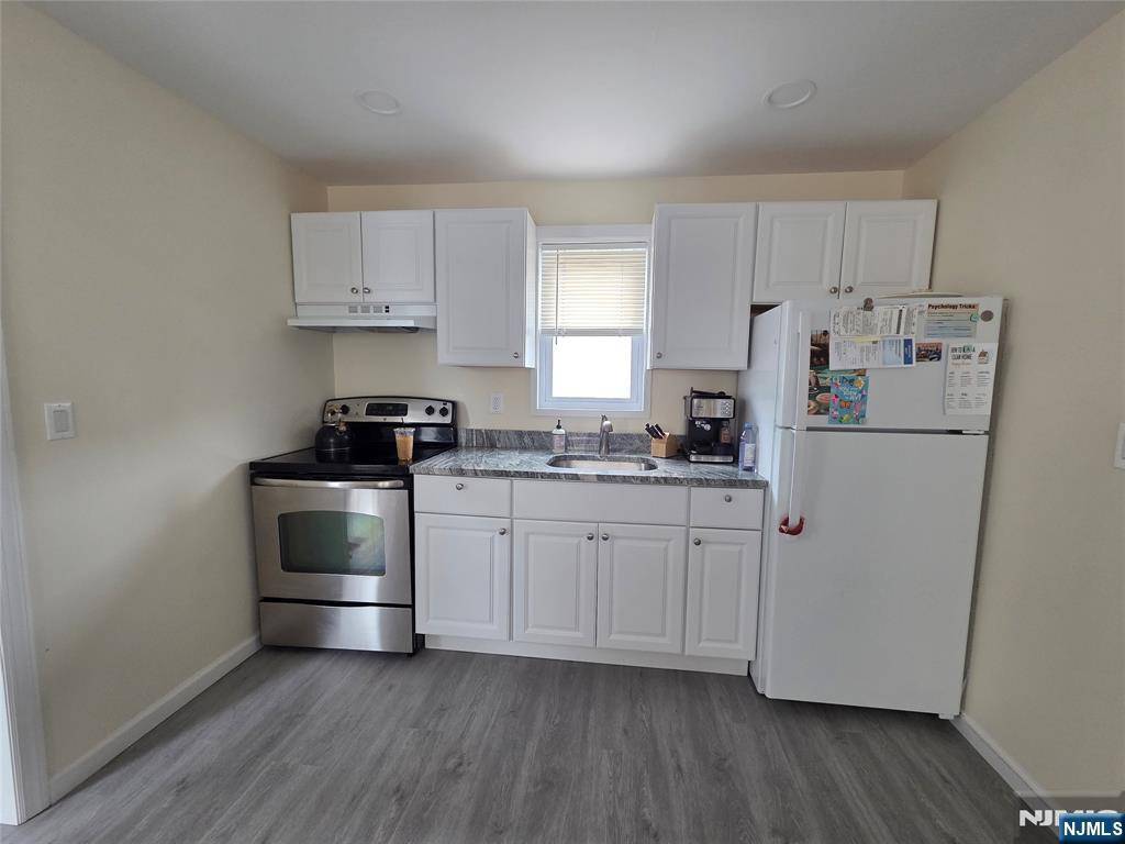 East Rutherford, NJ 07073,22 Rose ST #2