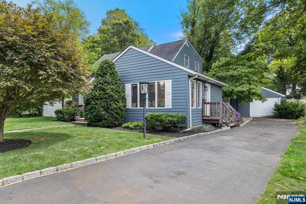 Rutherford, NJ 07070,11 Dean CT