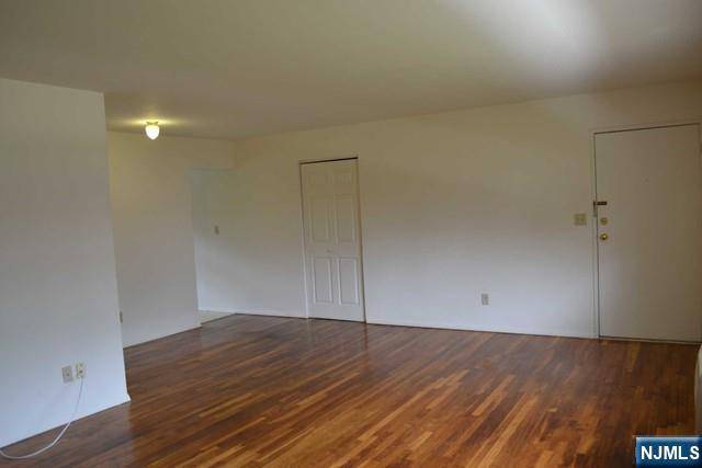 River Edge, NJ 07661,16-30 Van Buren AVE #22A