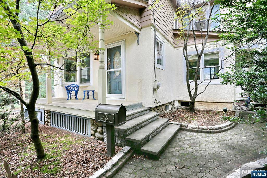 Midland Park, NJ 07432,260 Glen AVE