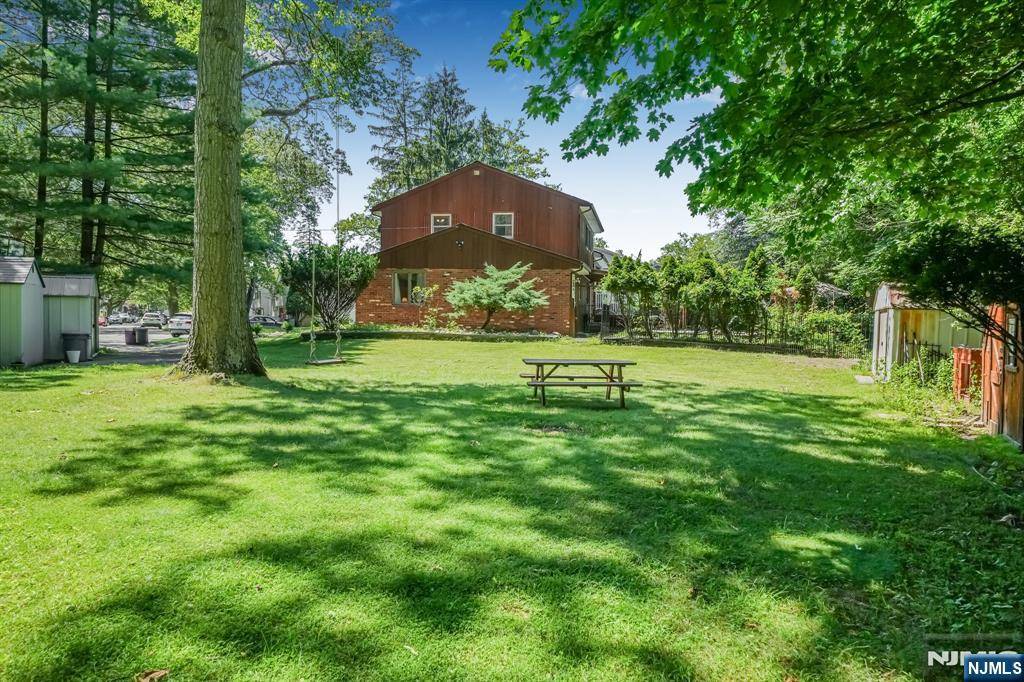 Pompton Lakes, NJ 07442,4 Henderson CT