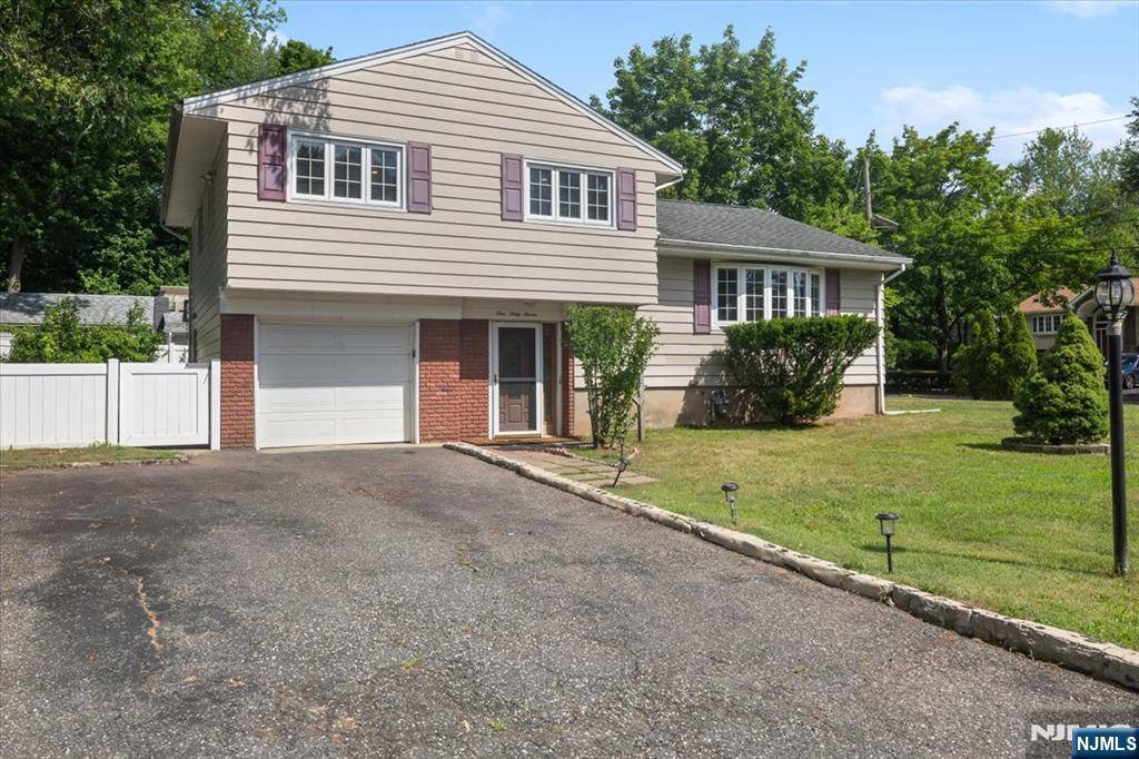 Paramus, NJ 07652,167 Middlesex AVE