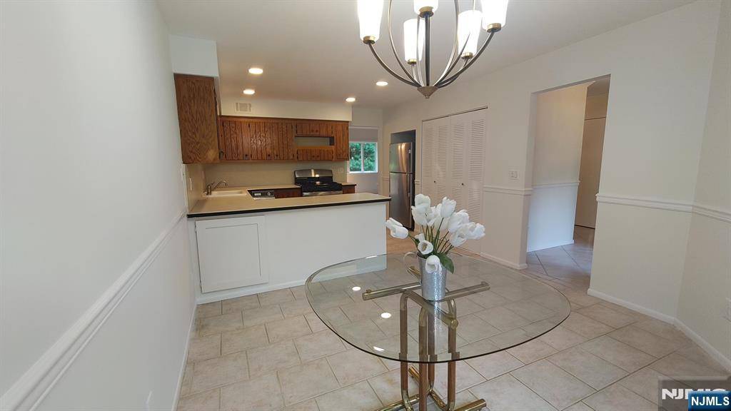 Mahwah, NJ 07430,5 S Bayard LN