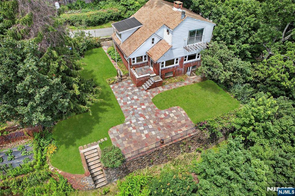West Milford, NJ 07421,24 Gifford RD