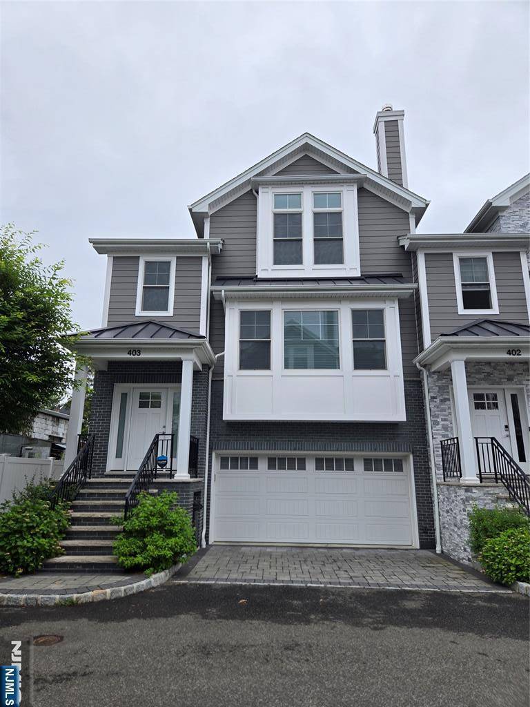Cresskill, NJ 07626,25 Division ST #403