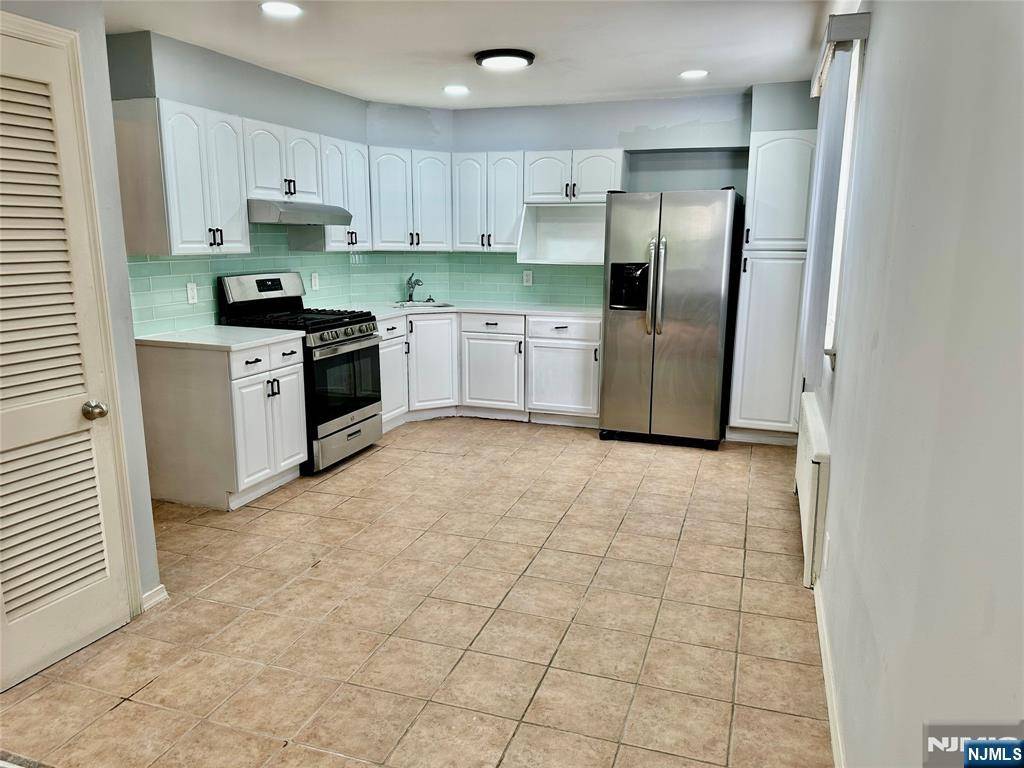 Secaucus, NJ 07094,840 8th ST #2