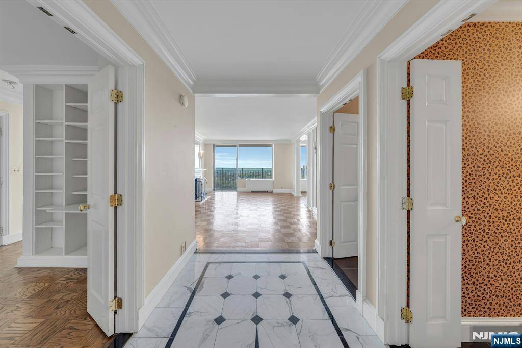 Fort Lee, NJ 07024,1530 Palisade AVE #23C