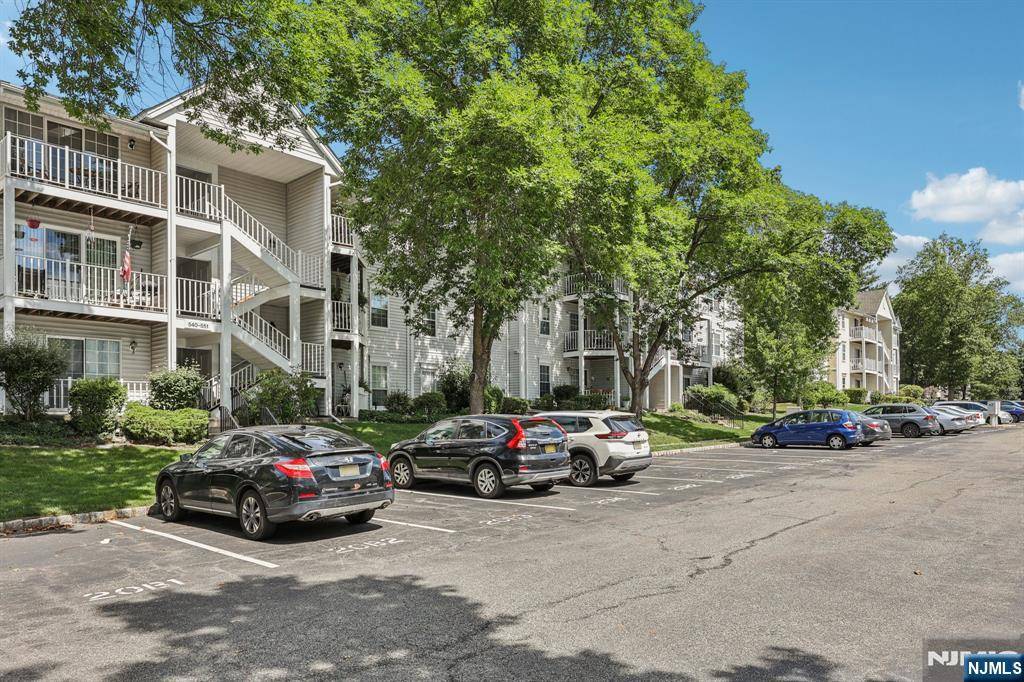 Mahwah, NJ 07430,530 Holly CT