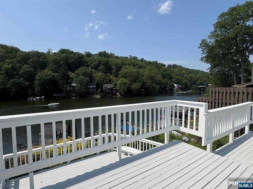 Hopatcong, NJ 07843,38 River Styx RD
