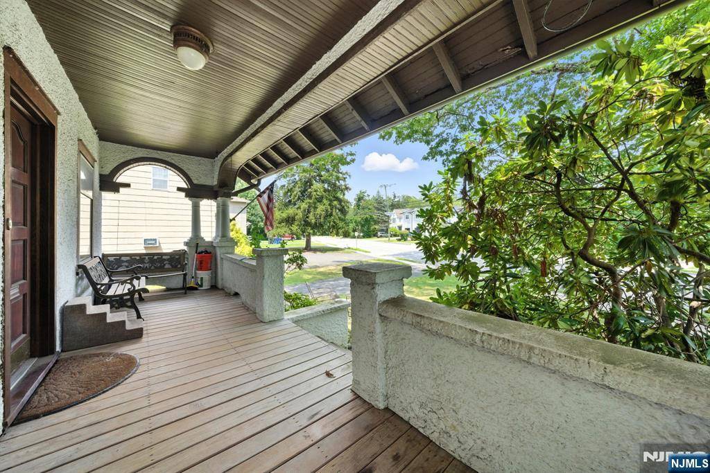 Tenafly, NJ 07670,165 Tenafly RD
