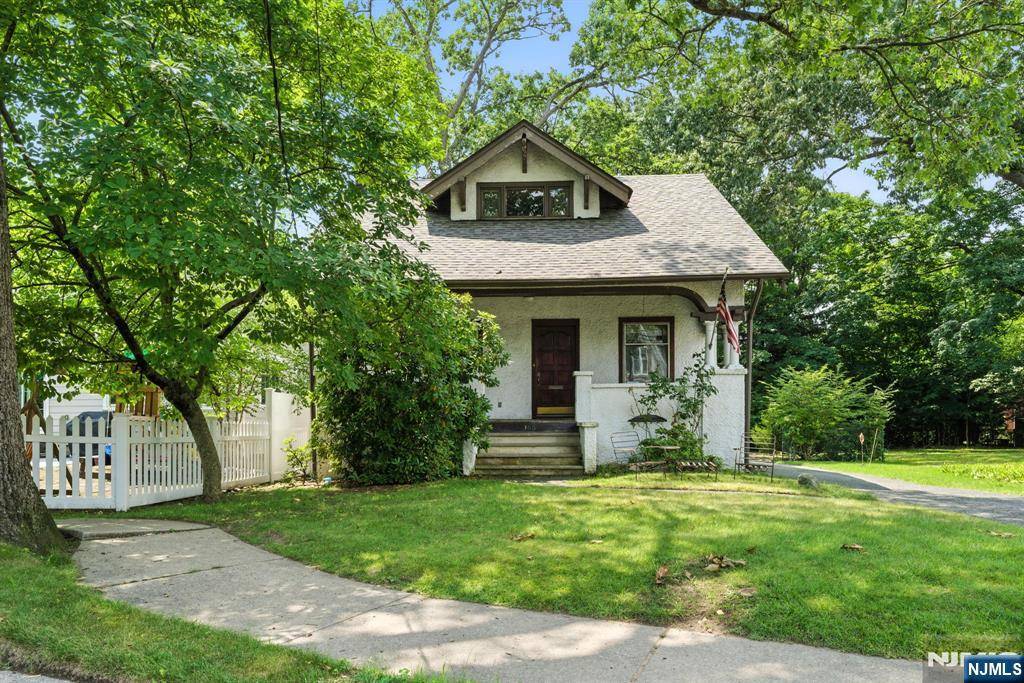 Tenafly, NJ 07670,165 Tenafly RD