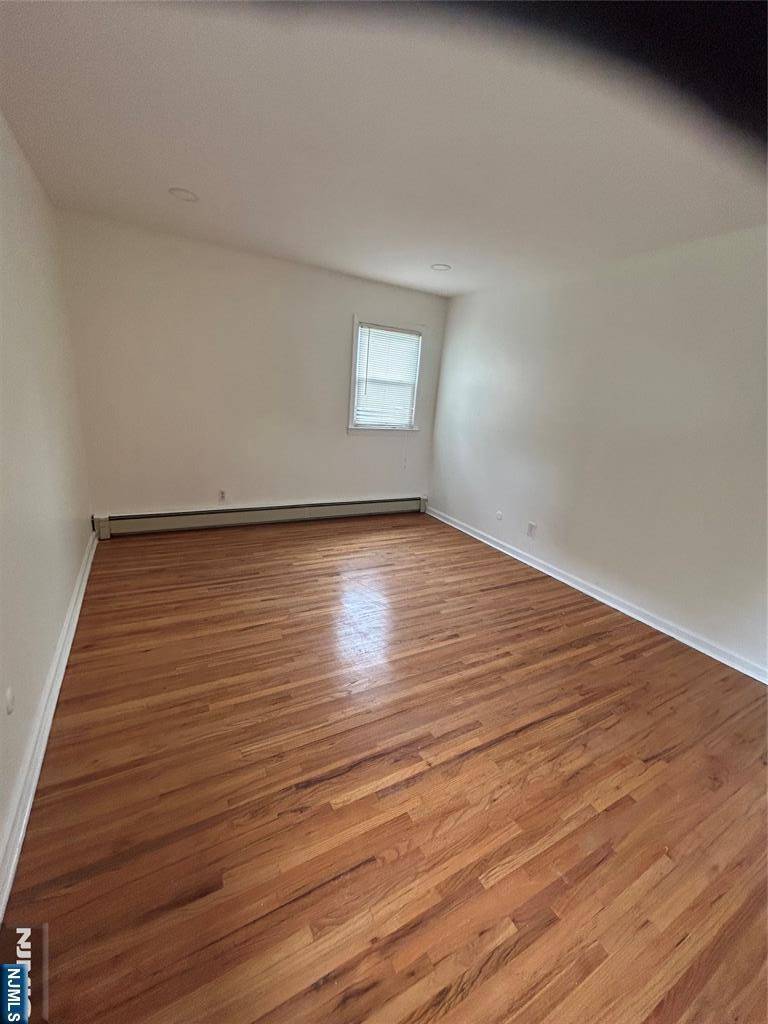 Lyndhurst, NJ 07071,811 Valley Brook AVE