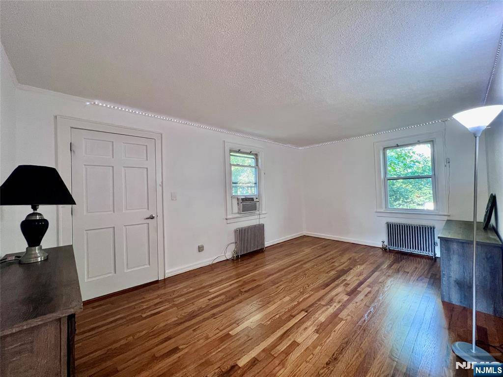Fair Lawn, NJ 07410,10B Townley RD