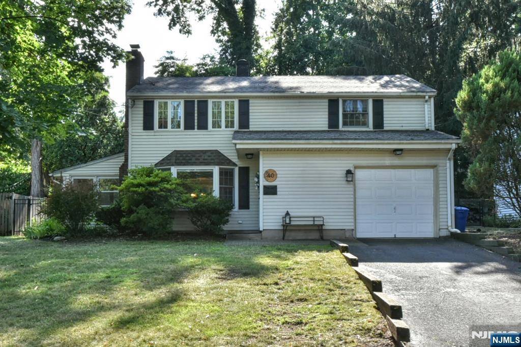 Waldwick, NJ 07463,40 Campbell ST