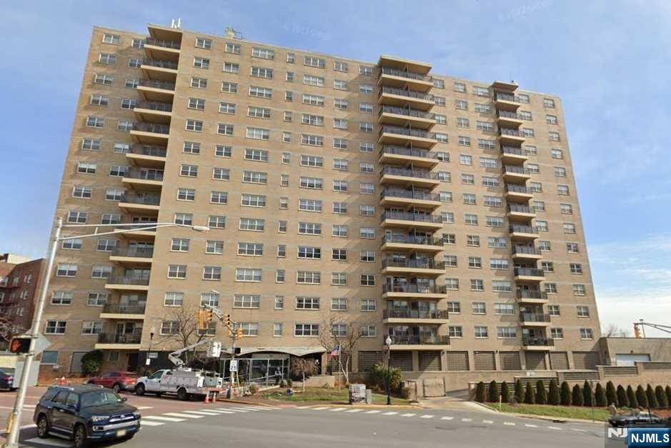 Guttenberg, NJ 07093,7100 JFK Blvd E #2N