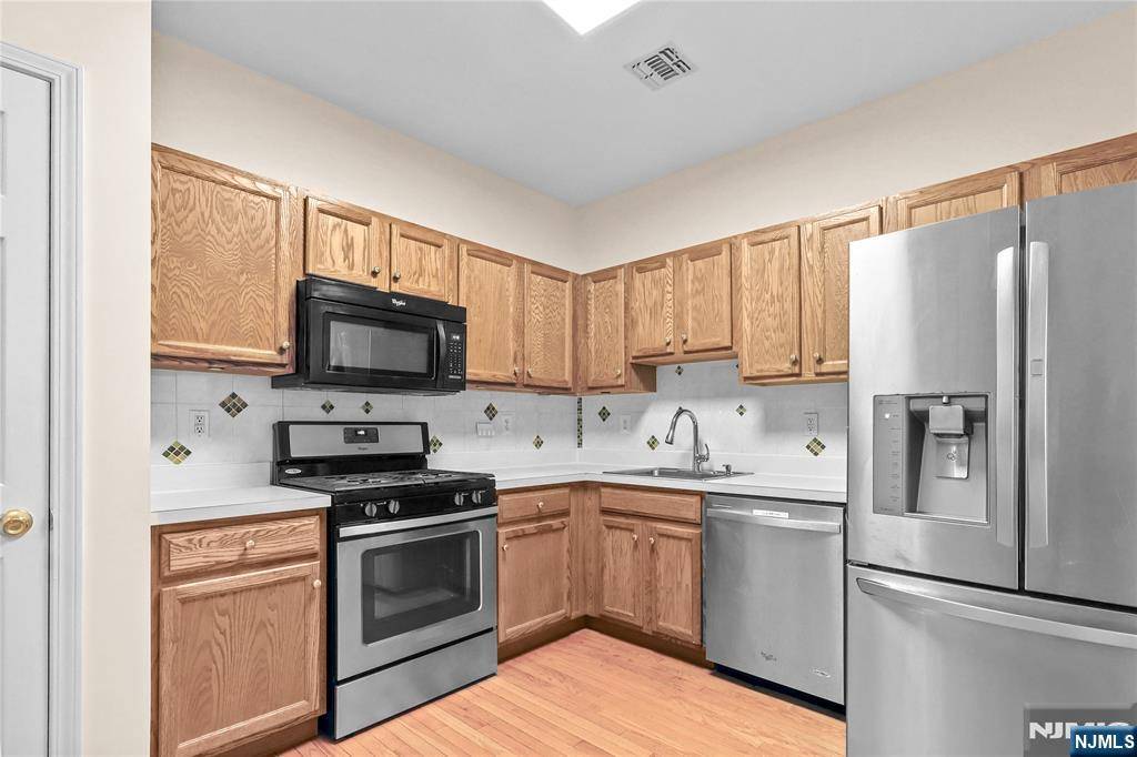 Nutley, NJ 07110,586 Brittany CIR #586