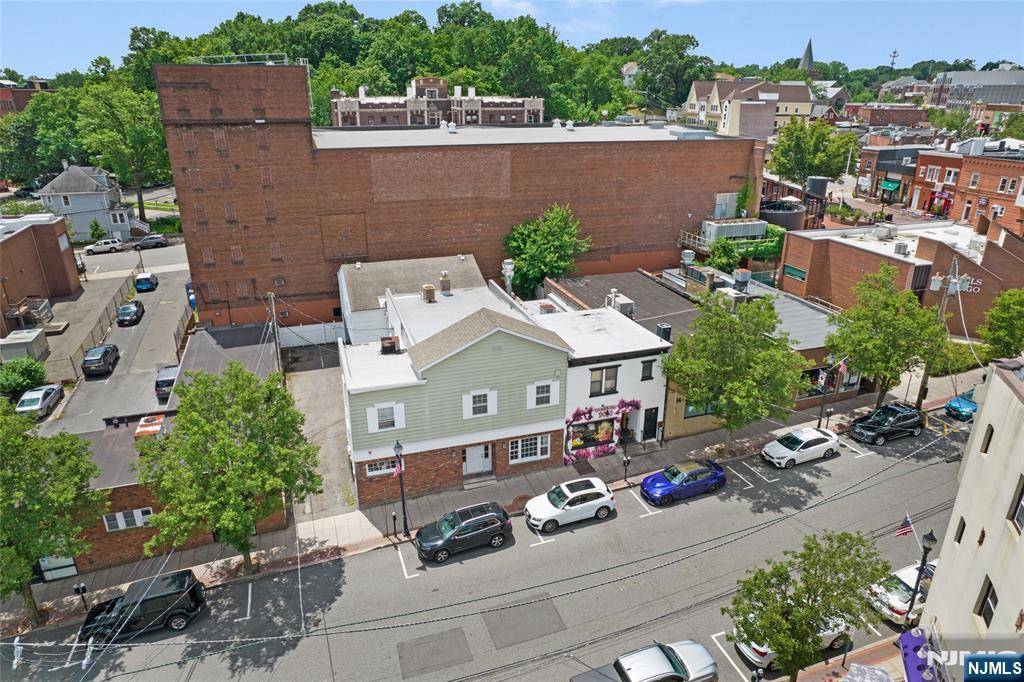Rutherford, NJ 07070,18 Glen RD #2B