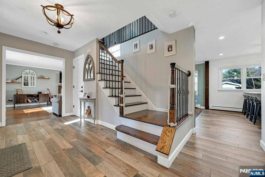 Englewood Cliffs, NJ 07632,66 Elm ST
