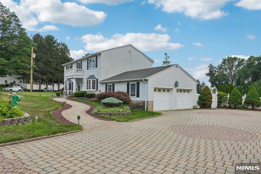 Fairfield, NJ 07004,17 Mayhew DR