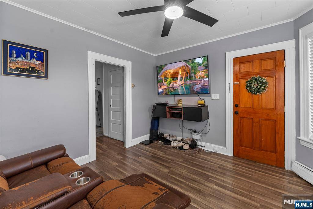 Clifton, NJ 07011,102 Highland AVE