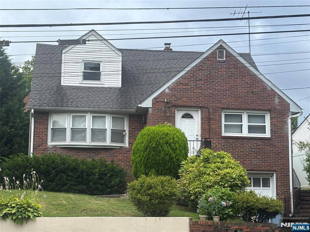 Passaic, NJ 07055,375 Brook AVE
