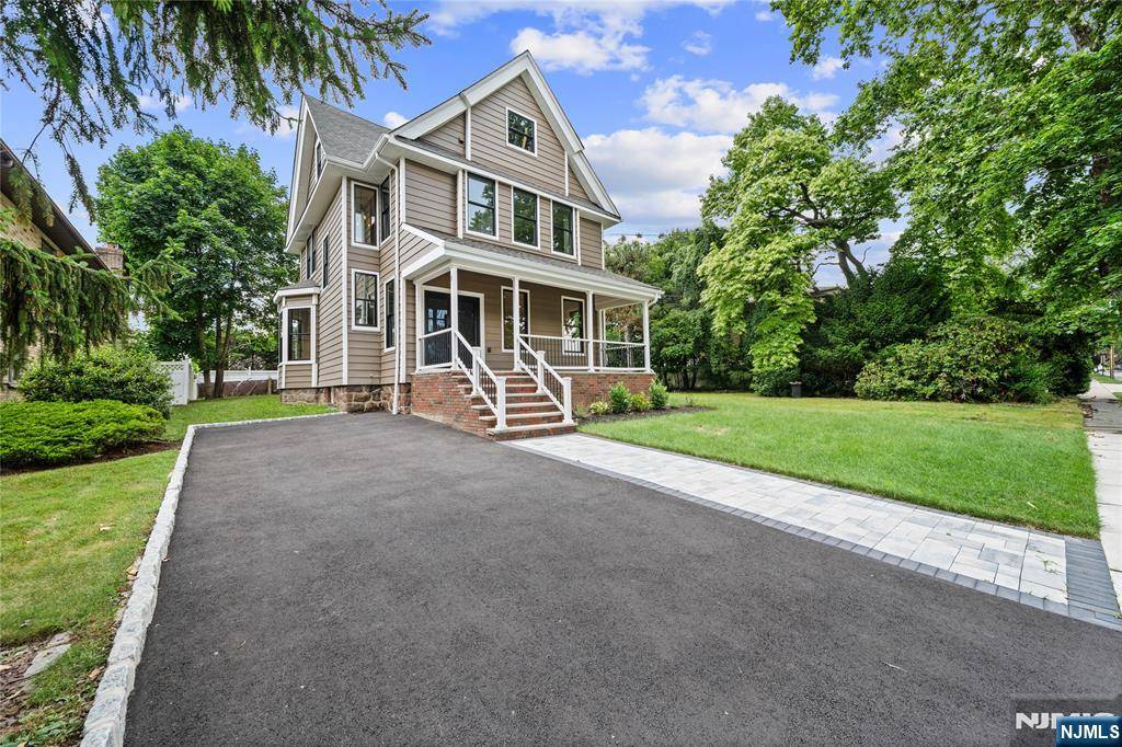 Ridgefield, NJ 07657,475 Morse AVE