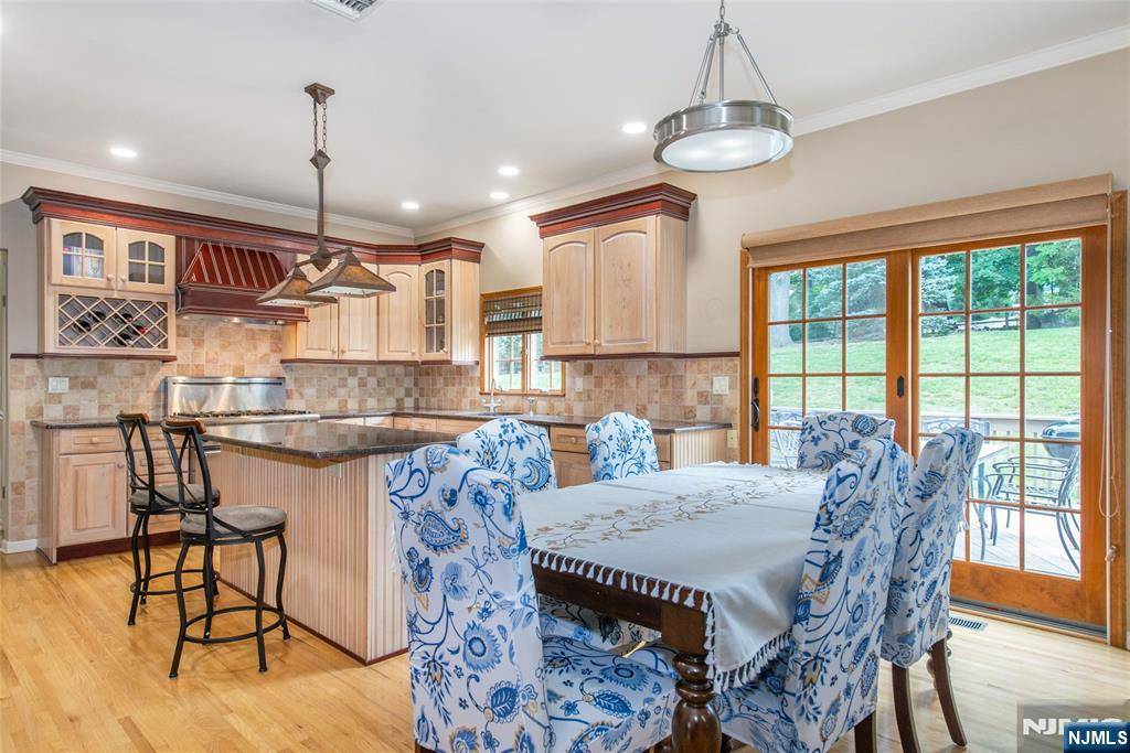 West Caldwell, NJ 07006,98 Grover LN