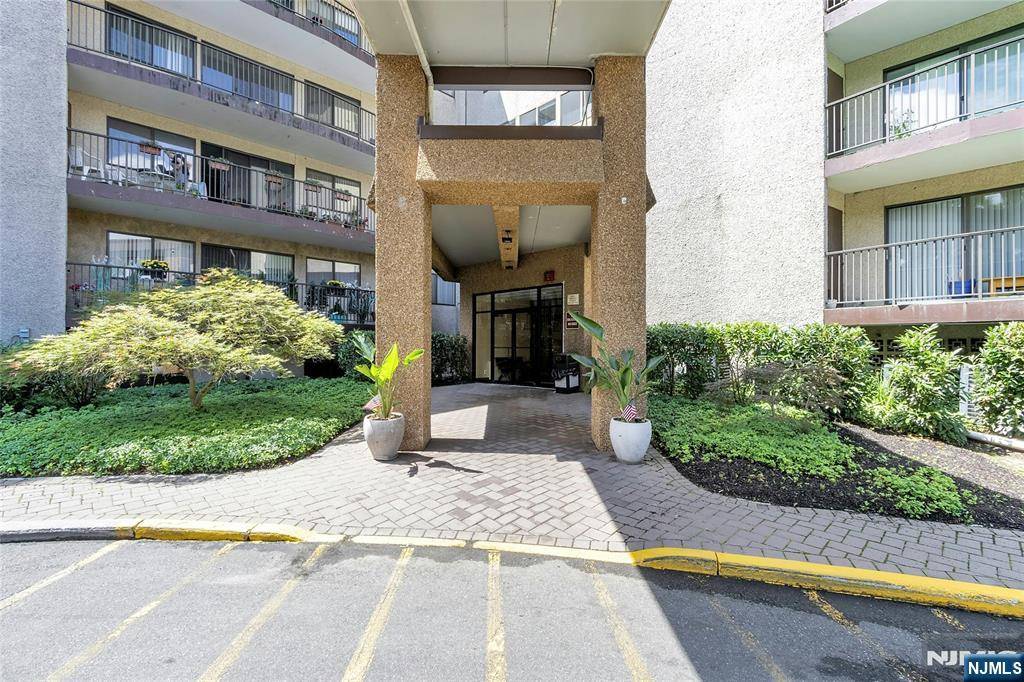 River Vale, NJ 07675,521 Piermont AVE #112A