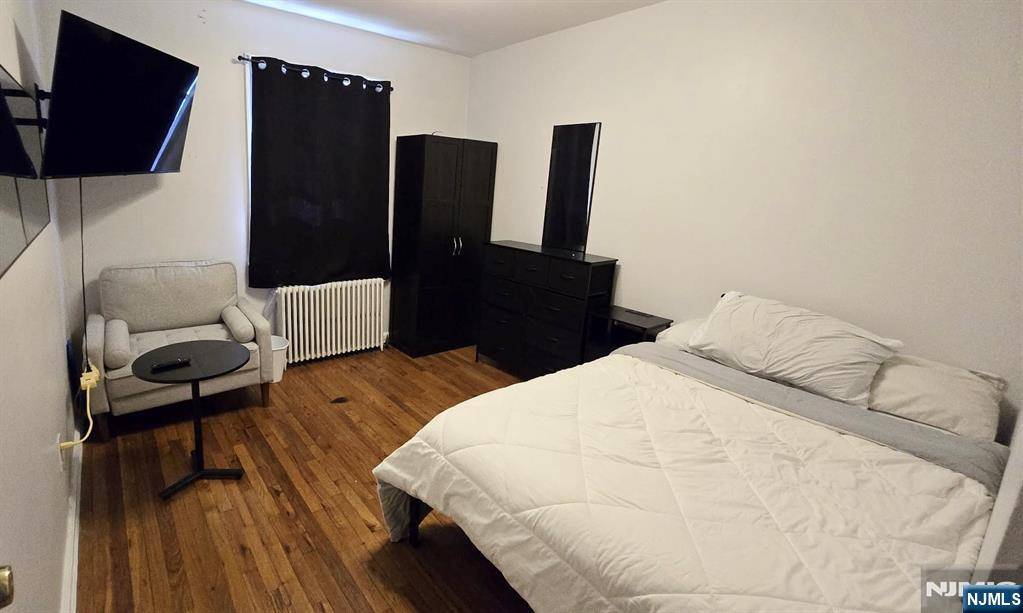 Teaneck, NJ 07666,140 W Englewood AVE #5B