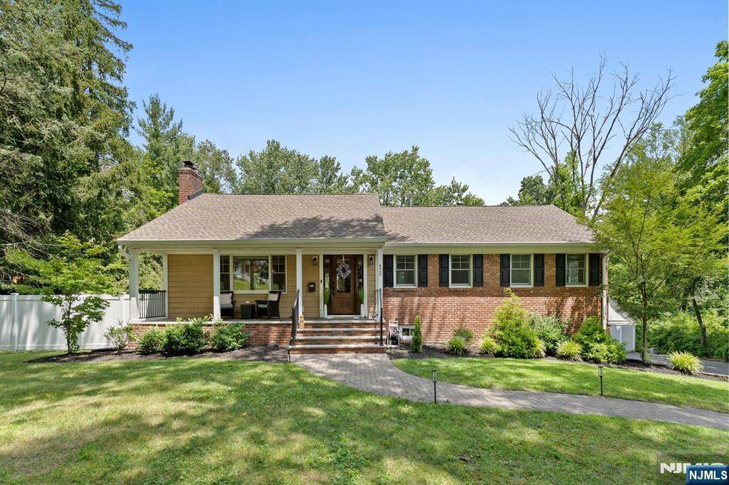 Wyckoff, NJ 07481,425 Clinton AVE
