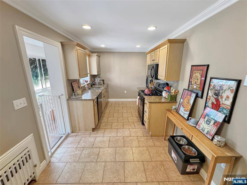 Fair Lawn, NJ 07410,11-02 Charles ST