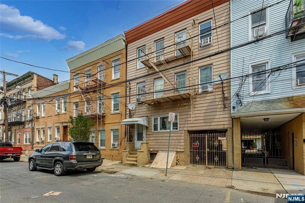 Newark, NJ 07105,314 Kinney ST
