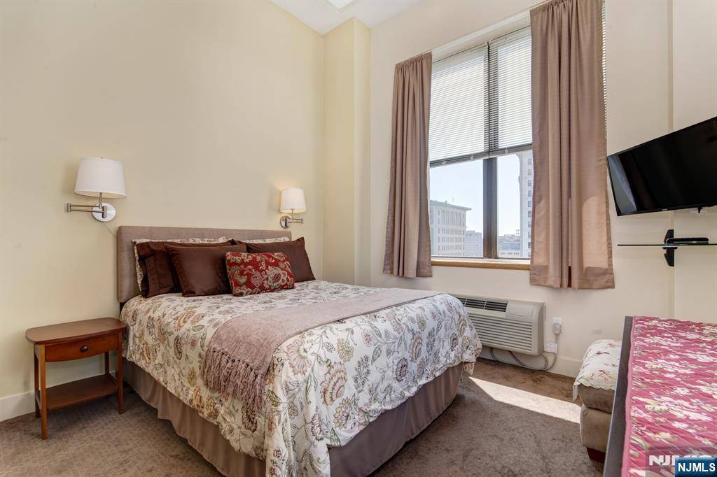 Newark, NJ 07102,111 Mulberry ST #9C