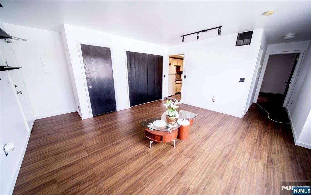 Hackensack, NJ 07601,89 Kansas ST #3D